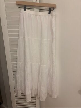 Uniqlo White Tiered Maxi Skirt